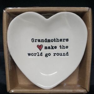 Dennis East Int. NWT Heart-Shaped Ceramic Dish with Grandmother Sentiment